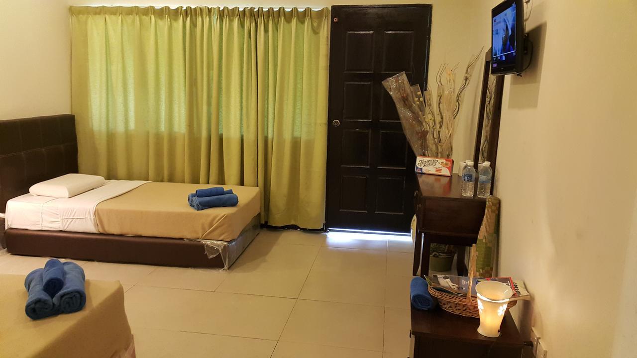 Hotel Crystal Hill R à Kampong Kundassan Extérieur photo