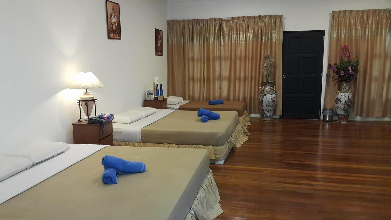 Hotel Crystal Hill R à Kampong Kundassan Extérieur photo