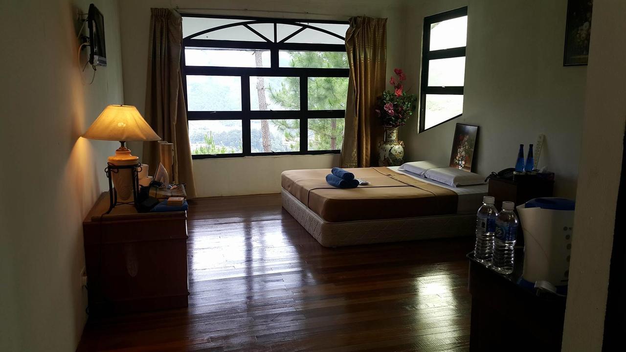 Hotel Crystal Hill R à Kampong Kundassan Extérieur photo