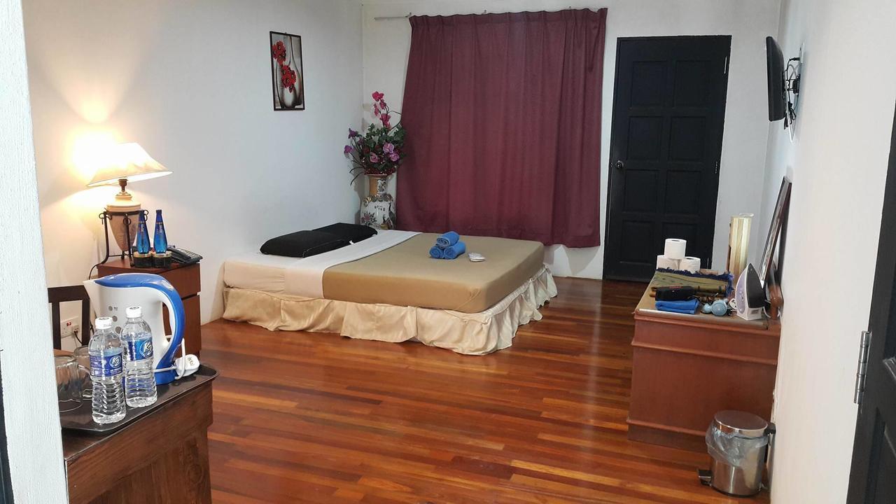 Hotel Crystal Hill R à Kampong Kundassan Extérieur photo