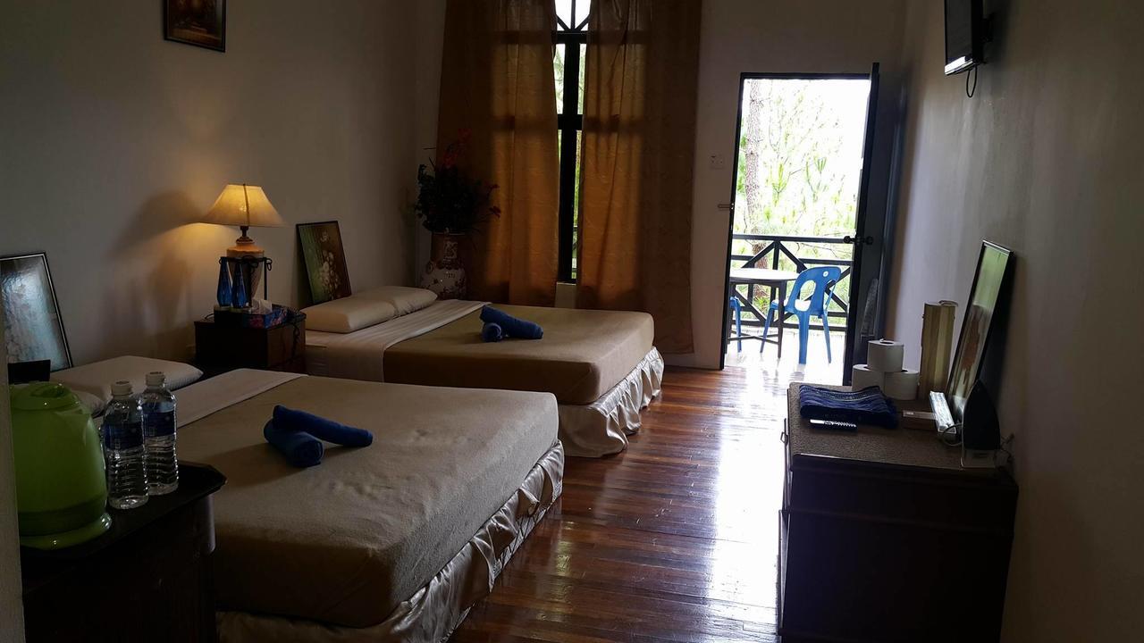 Hotel Crystal Hill R à Kampong Kundassan Extérieur photo