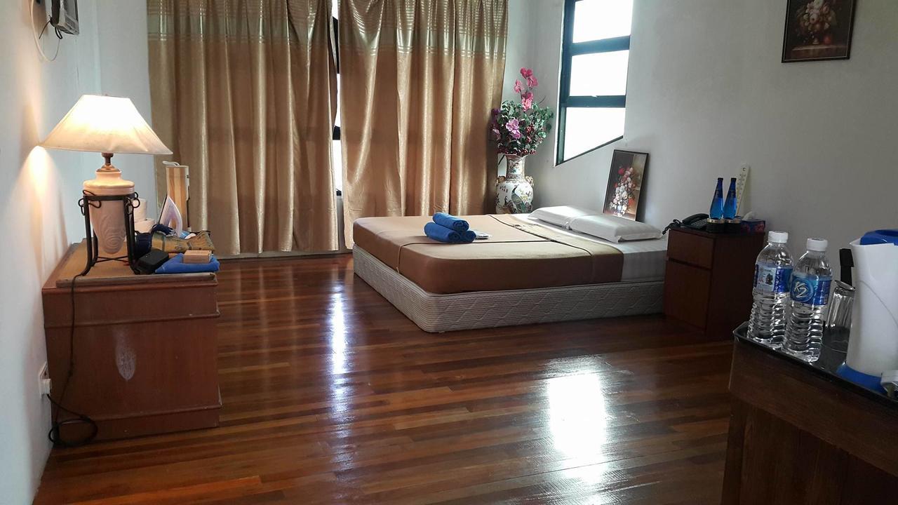 Hotel Crystal Hill R à Kampong Kundassan Extérieur photo